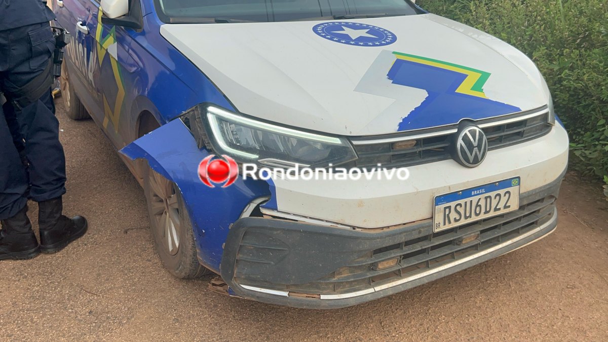 ASSISTA: Acidente envolvendo viatura da PM deixa casal ferido