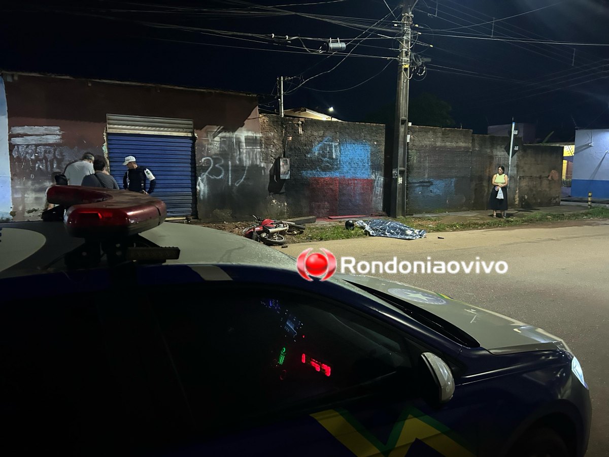 VÍDEO: Motociclista morre após perder controle da direção e bater em muro