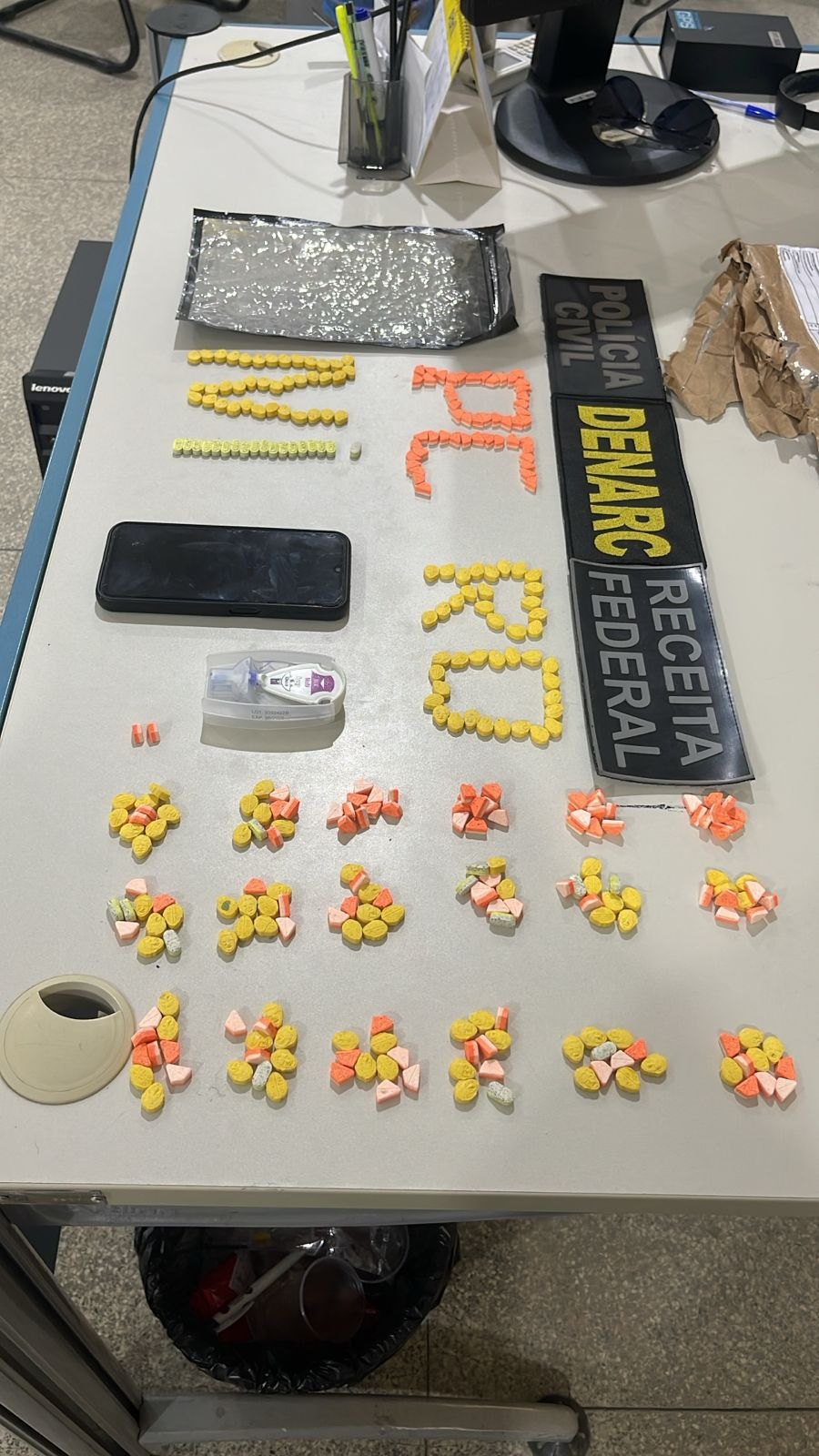 PELOS CORREIOS: Denarc prende traficante recebendo 336 comprimidos de ecstasy 