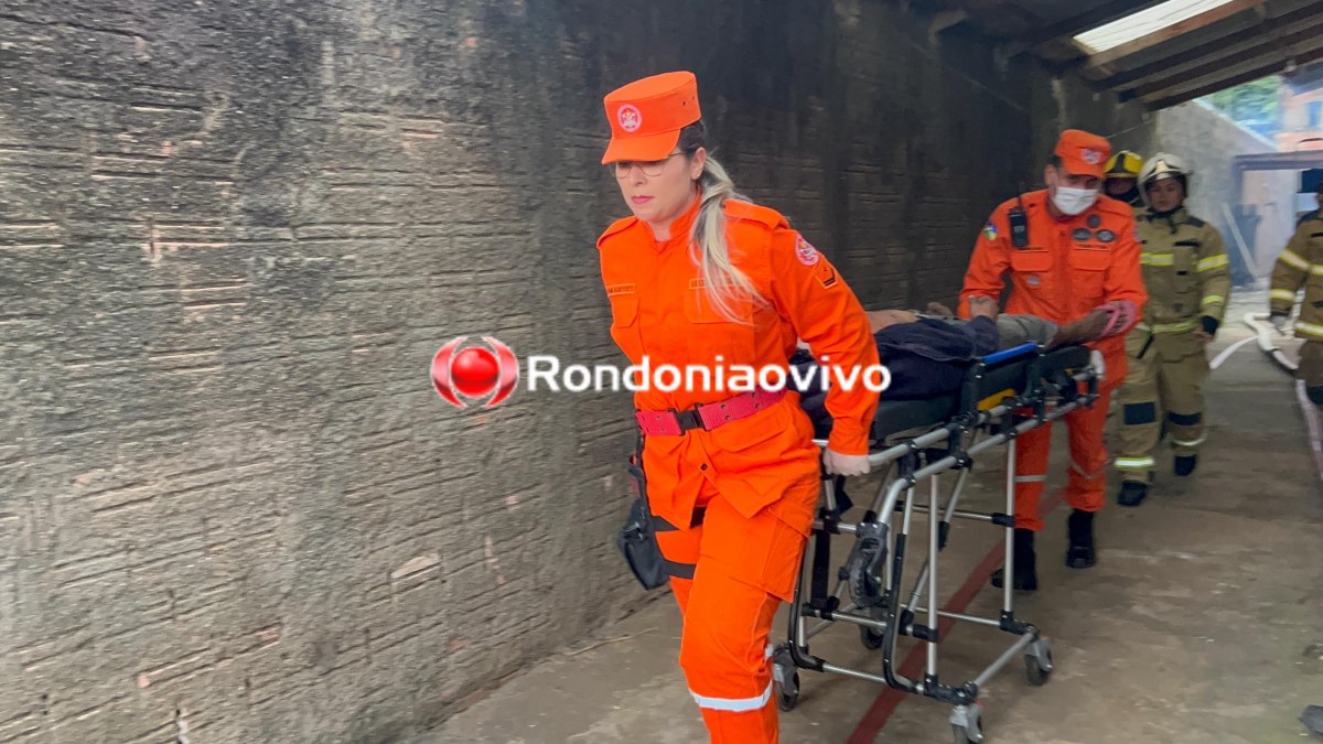 VÍDEO: Homem fica em estado gravíssimo ao levar choque em casa que pegou fogo