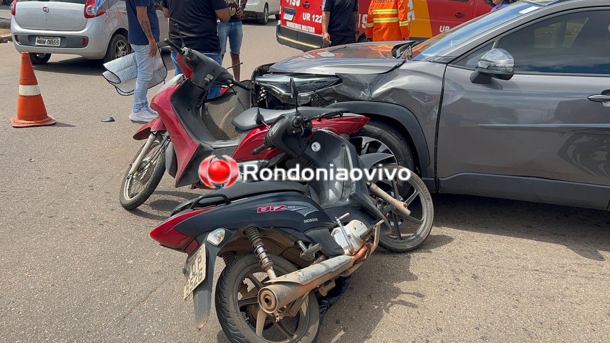 URGENTE: Criança e duas mulheres ficam feridas após acidente entre motos e carro