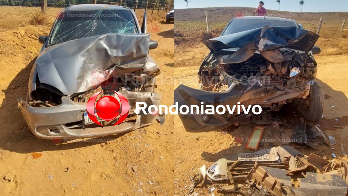 FORTE IMPACTO: Quatro pessoas ficam feridas após batida frontal entre carros 