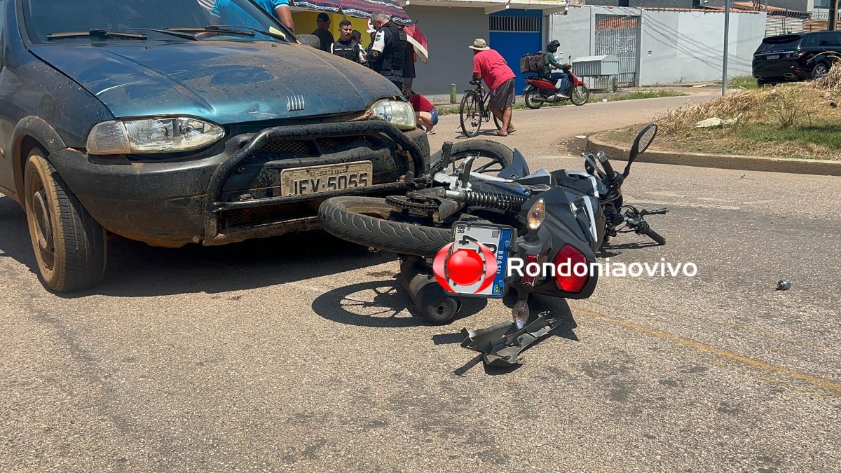 VÍDEO: Passageira de moto fica ferida após motorista avançar