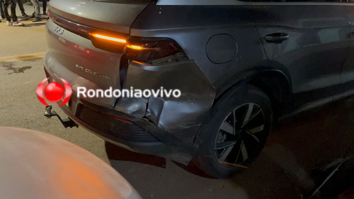 URGENTE: Motorista fica presa nas ferragens em grave colisão entre três carros 