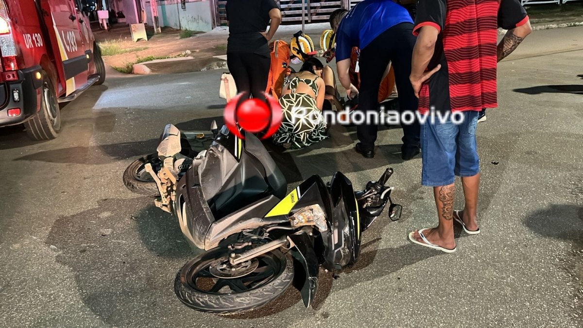 URGENTE: Mulher em moto fica desacordada e motorista foge após causar acidente 