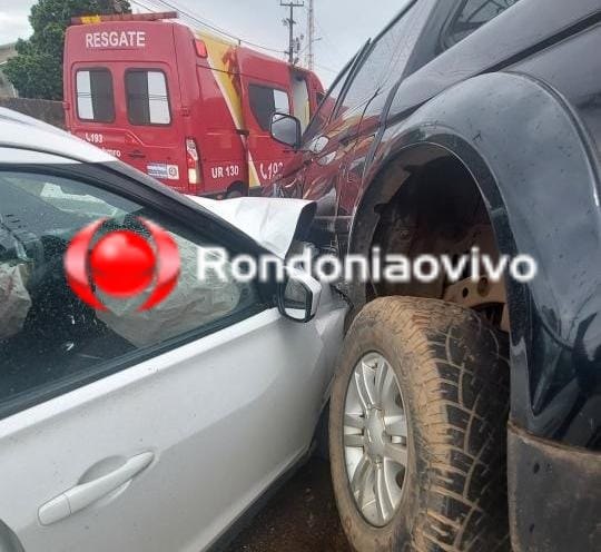 URGENTE: Quatro pessoas ficam feridas após grave acidente na Pinheiro 