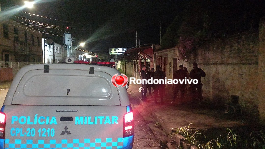 VÍDEO: Ocupantes de carro atiram em adolescente e incendeiam residência no Centro