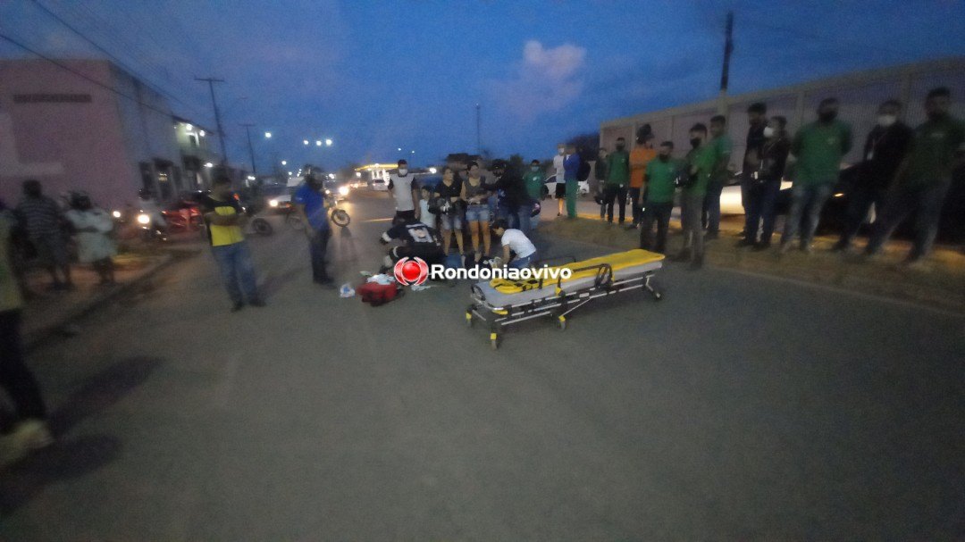 URGENTE - AO VIVO: Motociclista quebra a perna após ser atropelado por carro