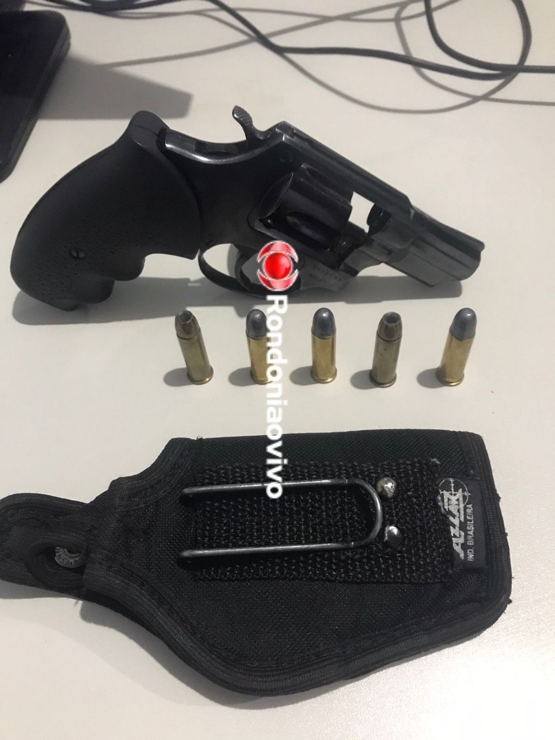 CONFUSÃO: Jovem é preso armado acusado de ameaçar empresário em balneário