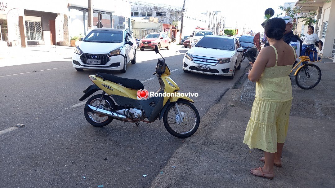 VEJA O VÍDEO: Motociclista fica ferido após bater em carro na Pinheiro Machado