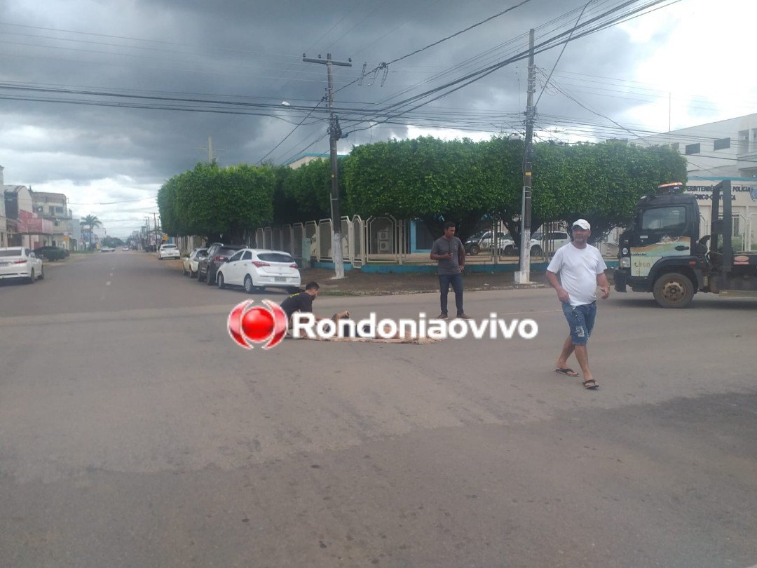 NA CONTRAMÃO: Ciclista de 20 anos é atropelada por carro na Avenida Pinheiro Machado 