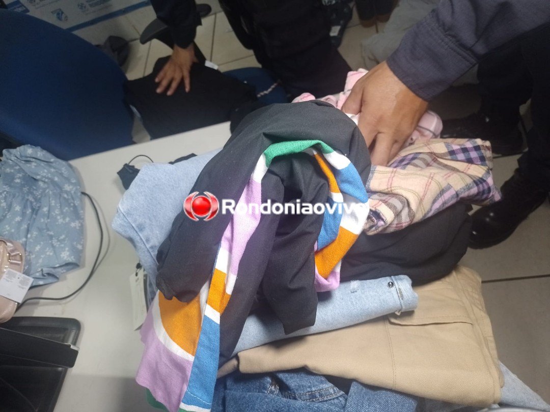 NA DELEGACIA: Mulheres tiram as roupas após furto em loja do shopping 