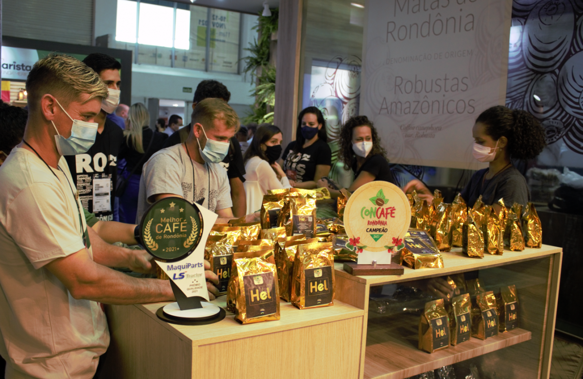 SEMANA DO CAFÉ: Primeiro dia de evento e o Café Robusta de Rondônia já faz bons negócios