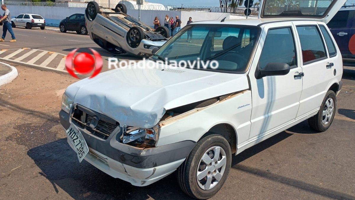 URGENTE: Batida entre carros resulta em capotamento na Duque de Caxias