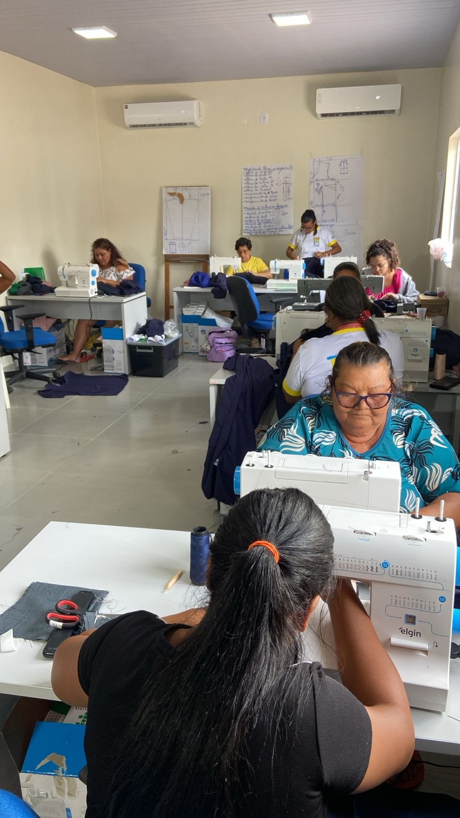 SILVIA CRISTINA: Programa Casa da Comunidade leva curso de corte e costura para Nova Mutum Paraná