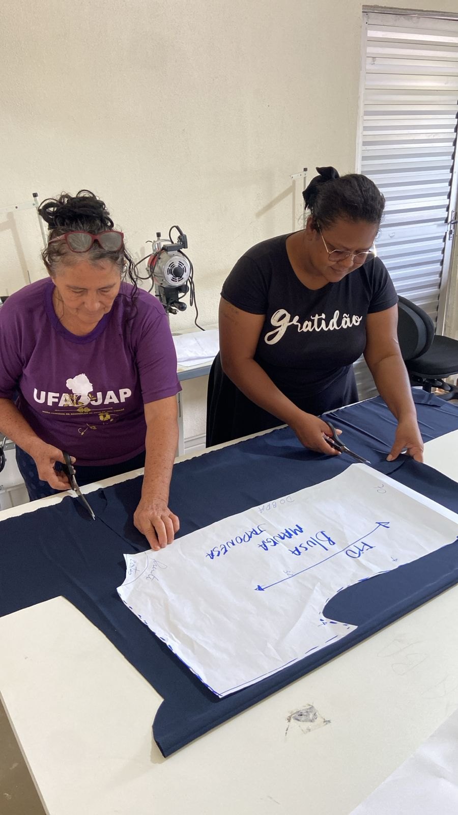 SILVIA CRISTINA: Programa Casa da Comunidade leva curso de corte e costura para Nova Mutum Paraná