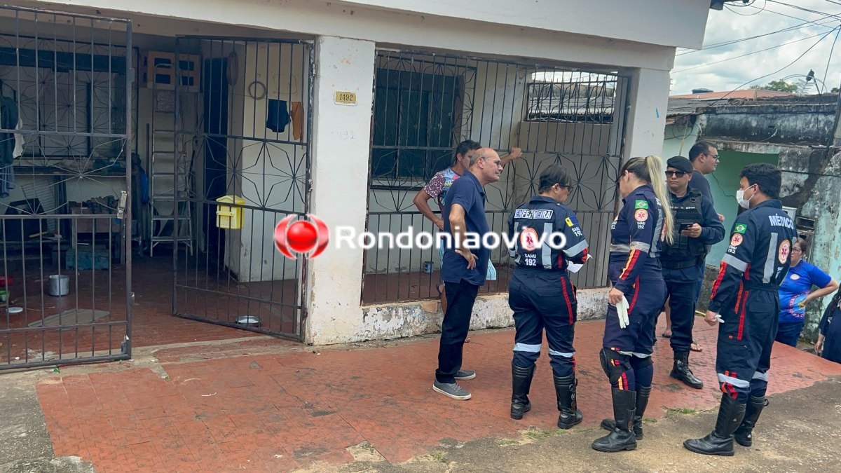 VÍDEO: Corpo de idoso é encontrado em decomposição em banheiro de casa no Centro