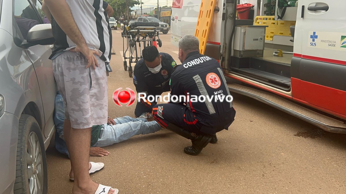 FRATURA EXPOSTA: Motociclista fica ferido após bater em porta de carro na Mamoré