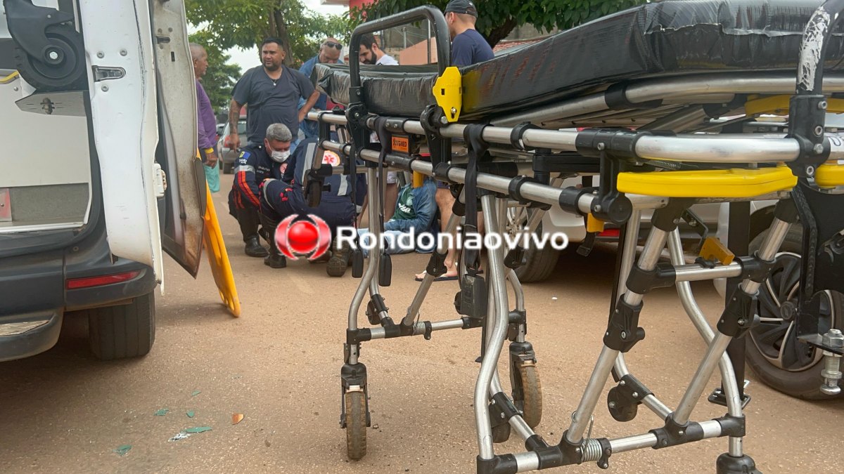 FRATURA EXPOSTA: Motociclista fica ferido após bater em porta de carro na Mamoré