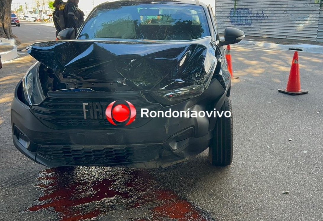 VÍDEO: Carro capota após grave batida na Carlos Gomes
