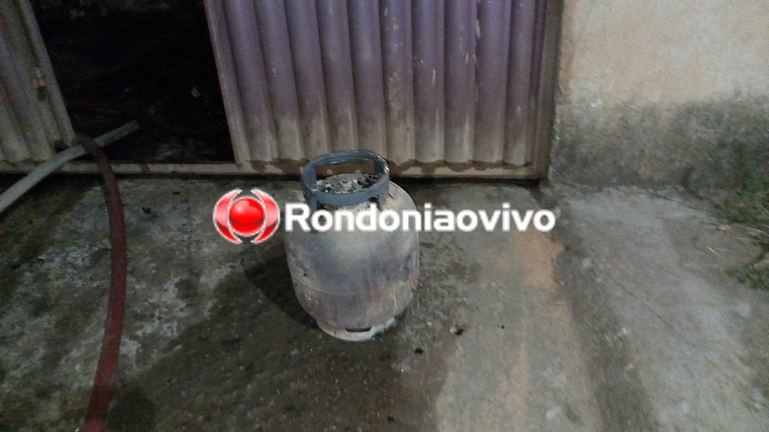 VÍDEOS: Residência e automóvel são destruídos por incêndio na zona Sul