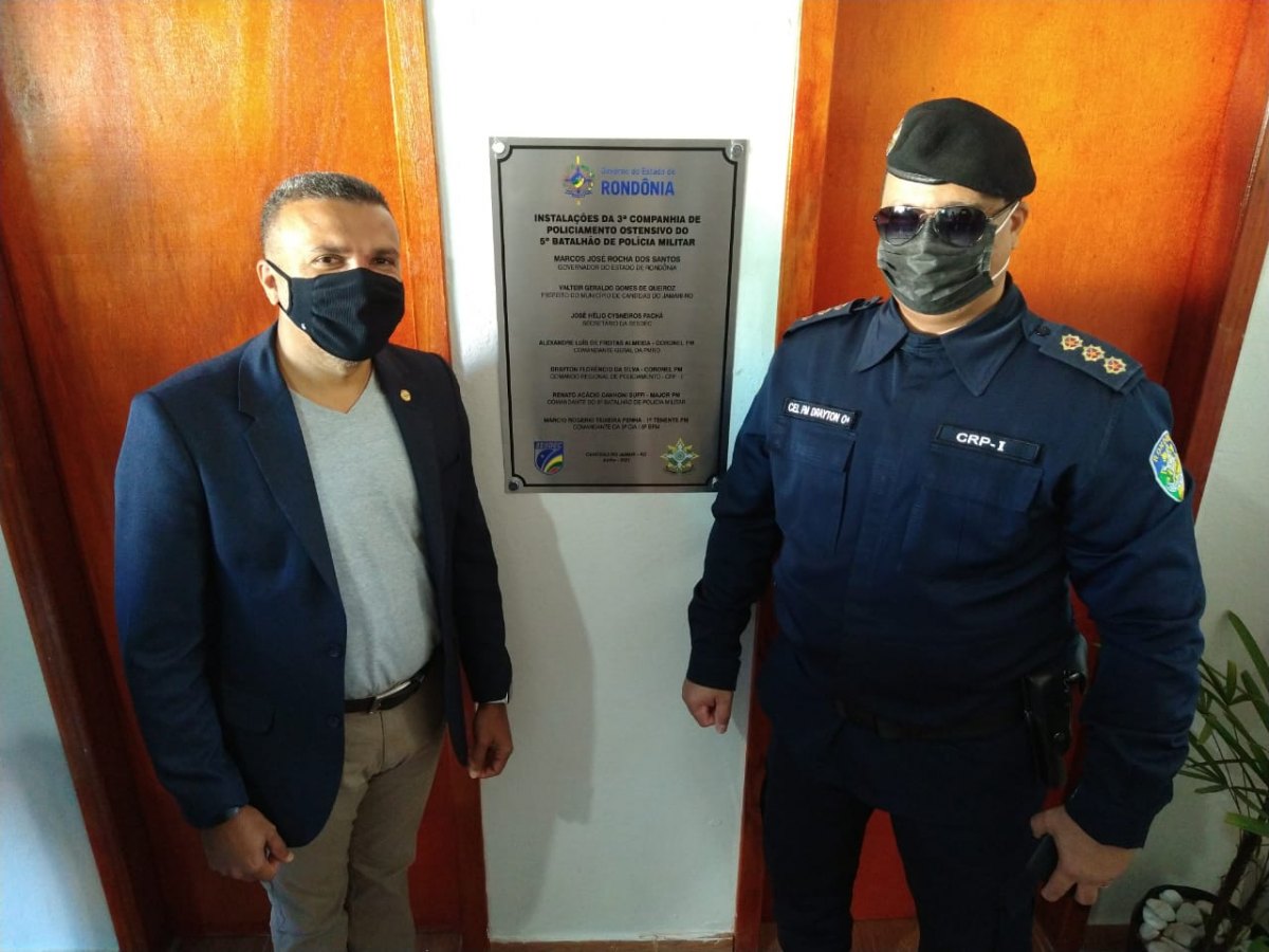 CANDEIAS DO JAMARI: Alex Silva participa da inauguração da nova sede da Polícia Militar