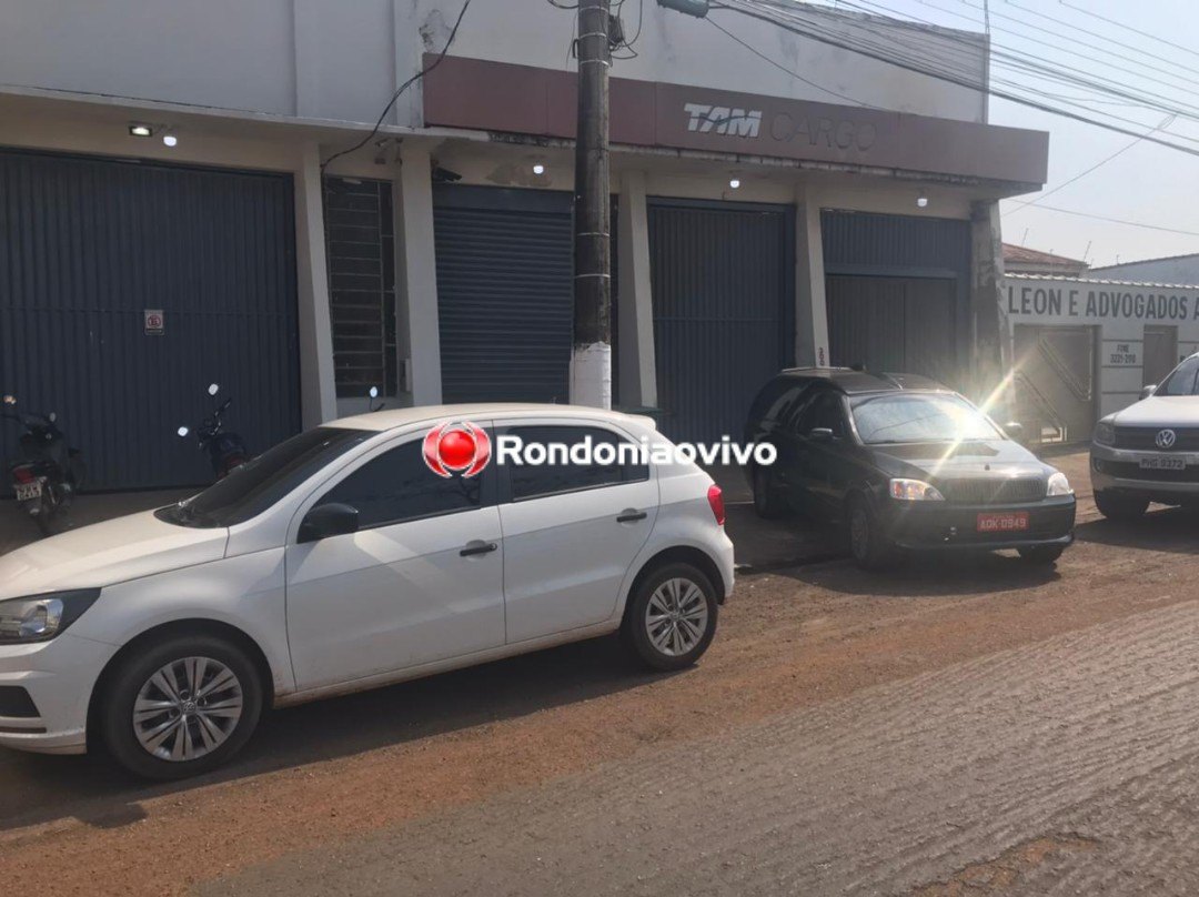 CARGA: Criminosos invadem depósito de empresa e levam cerca de 20 armas