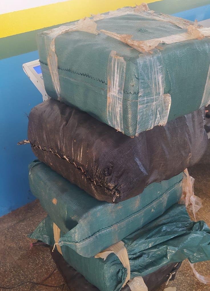 COCAÍNA: Traficantes são presos com mais de 300 quilos de drogas durante ação da polícia