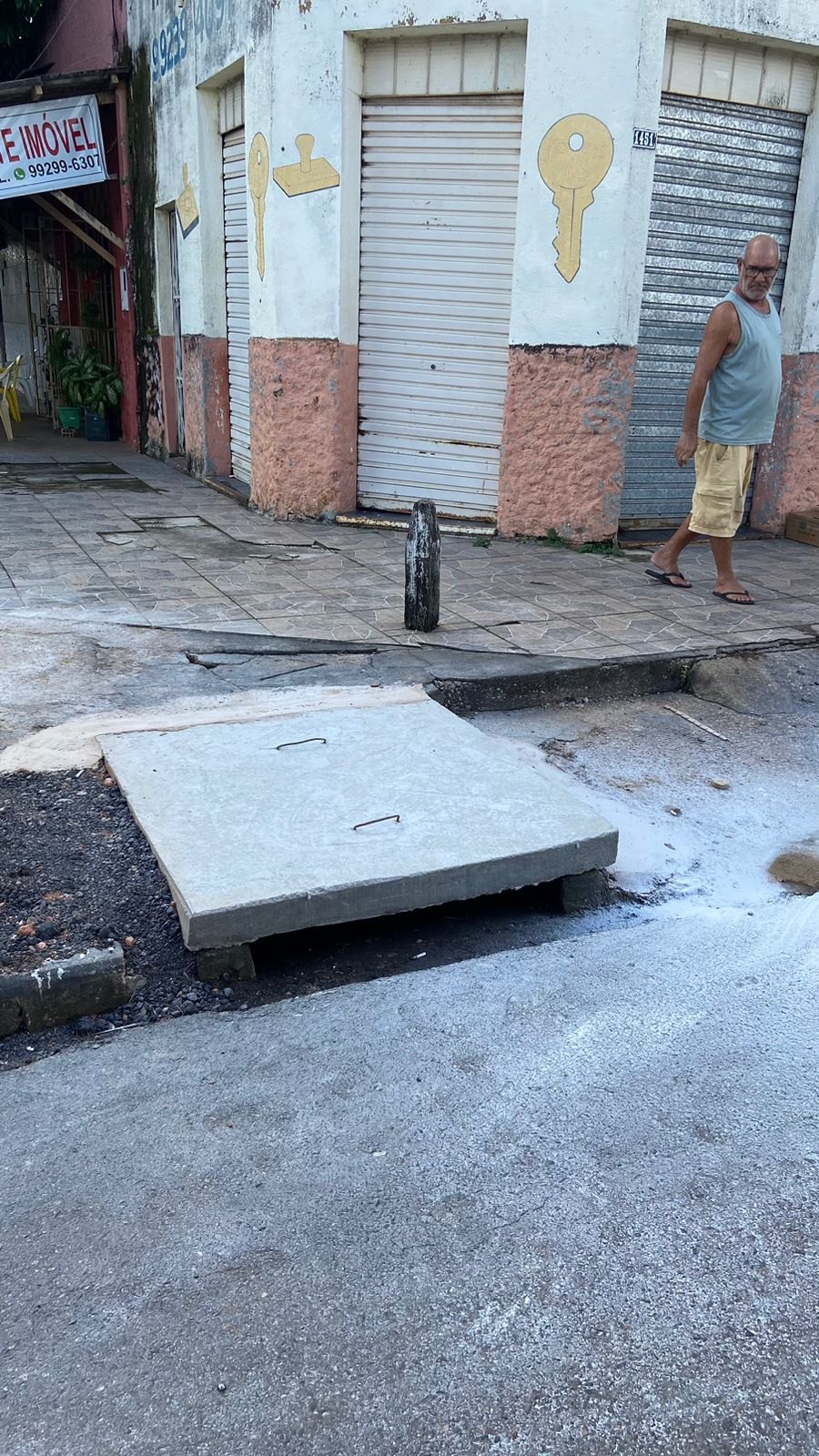 VALTINHO CANUTO: Vereador realiza pedido de substituição da tampa de bueiro danificada