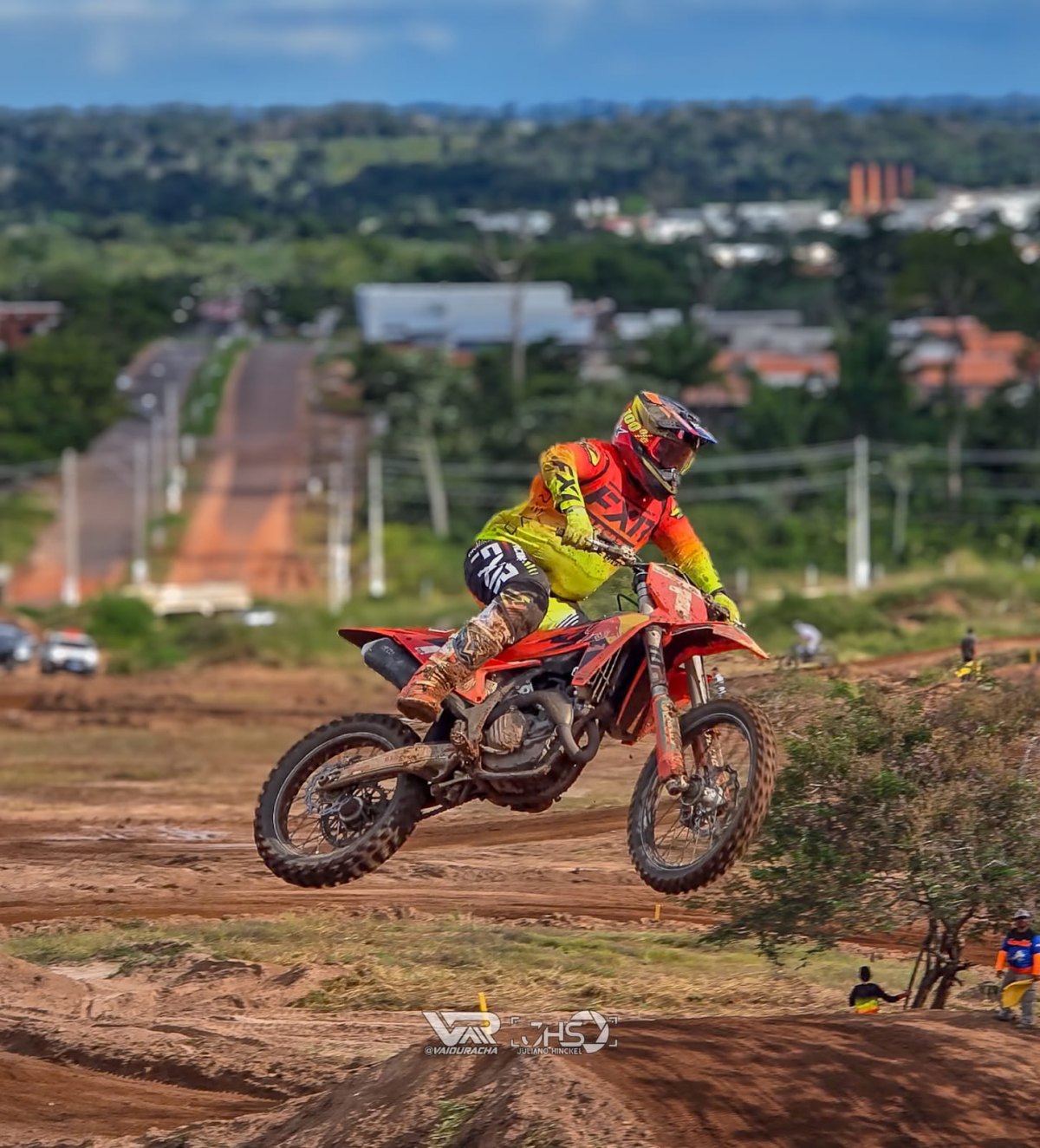 EXPLODIU: Abertura do Estadual de Motocross em Cacoal teve mais de 300 pilotos inscritos 