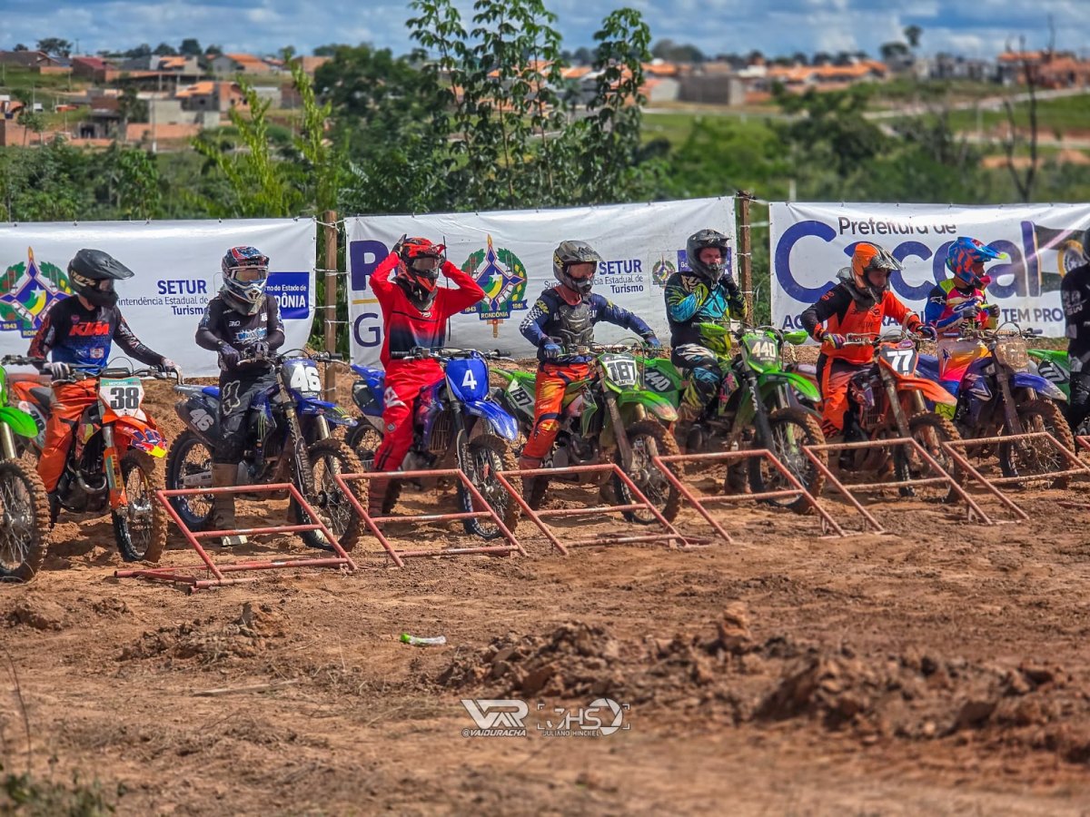 EXPLODIU: Abertura do Estadual de Motocross em Cacoal teve mais de 300 pilotos inscritos 