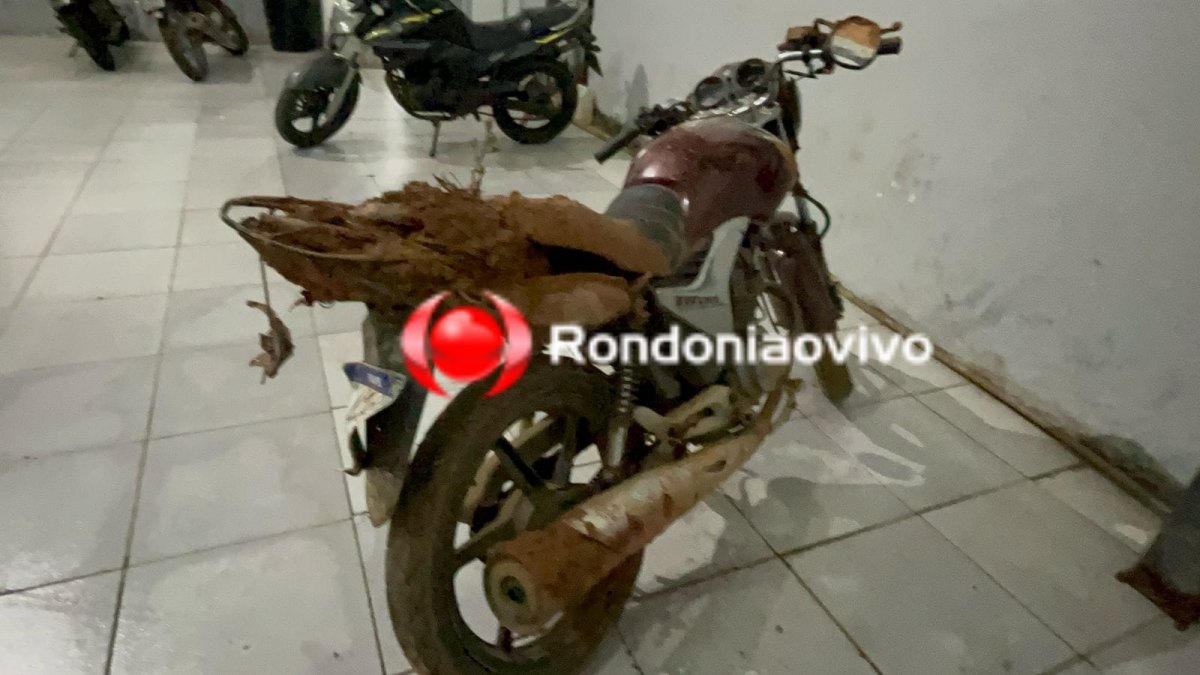 SE DEU MAL: Apenado acusado de tráfico colide moto contra muro durante perseguição 