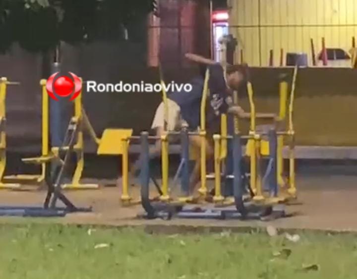 VÍDEO: PM prende acusado flagrado destruindo equipamentos de praça 