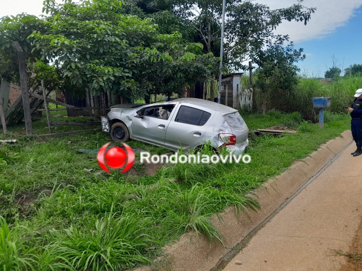 PASSOU DIRETO: Carro Sandero em alta velocidade capota e ocupantes fogem 