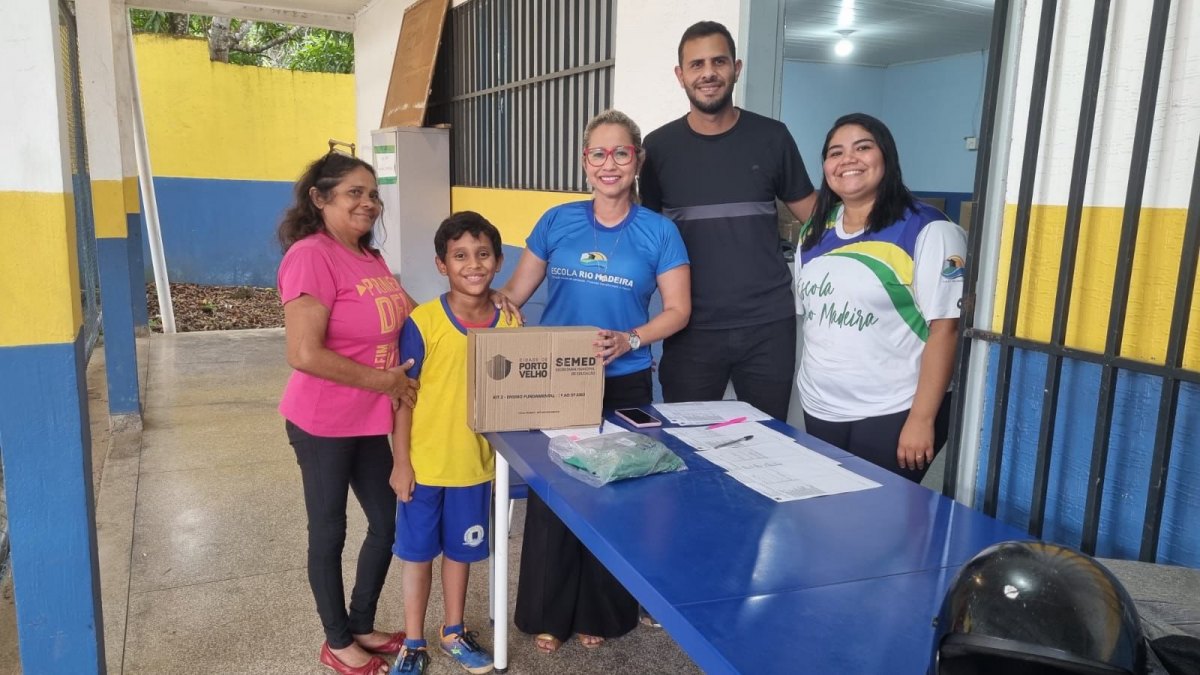 COMPROMISSO: Prefeitura de PVH conclui entrega de kits escolares a toda rede municipal