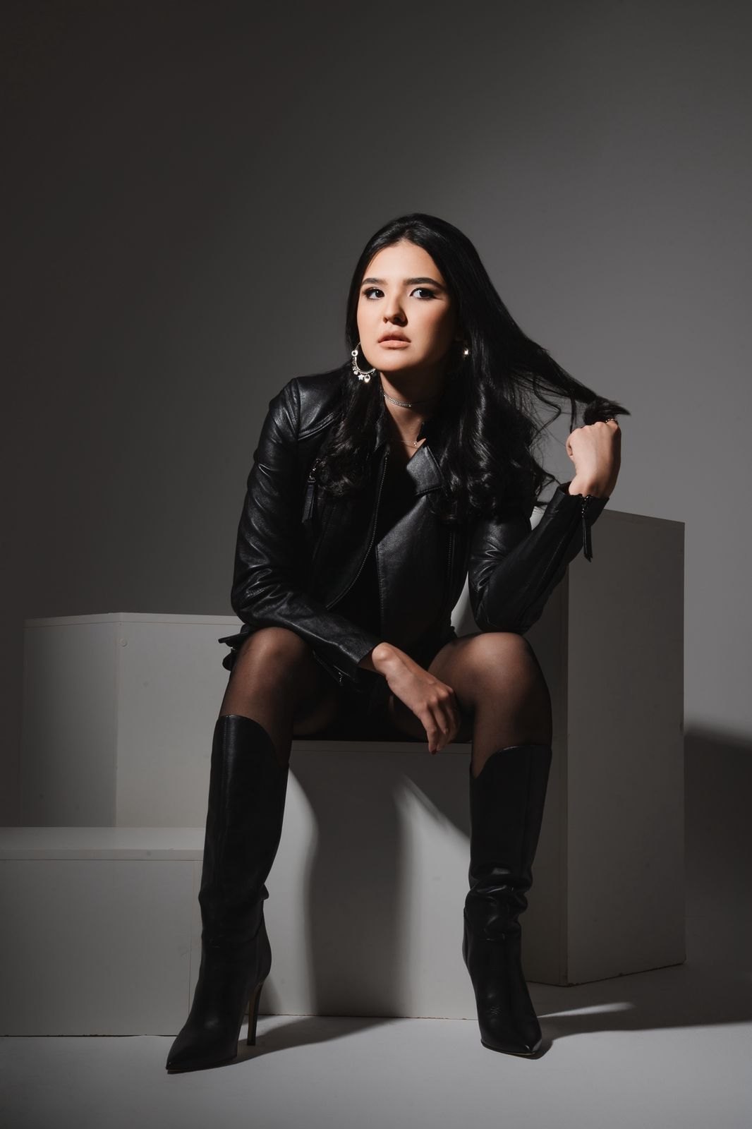 NOVO SINGLE: Amanda Hikague lança 'Lucky Baby' e consolida pop rock alternativo