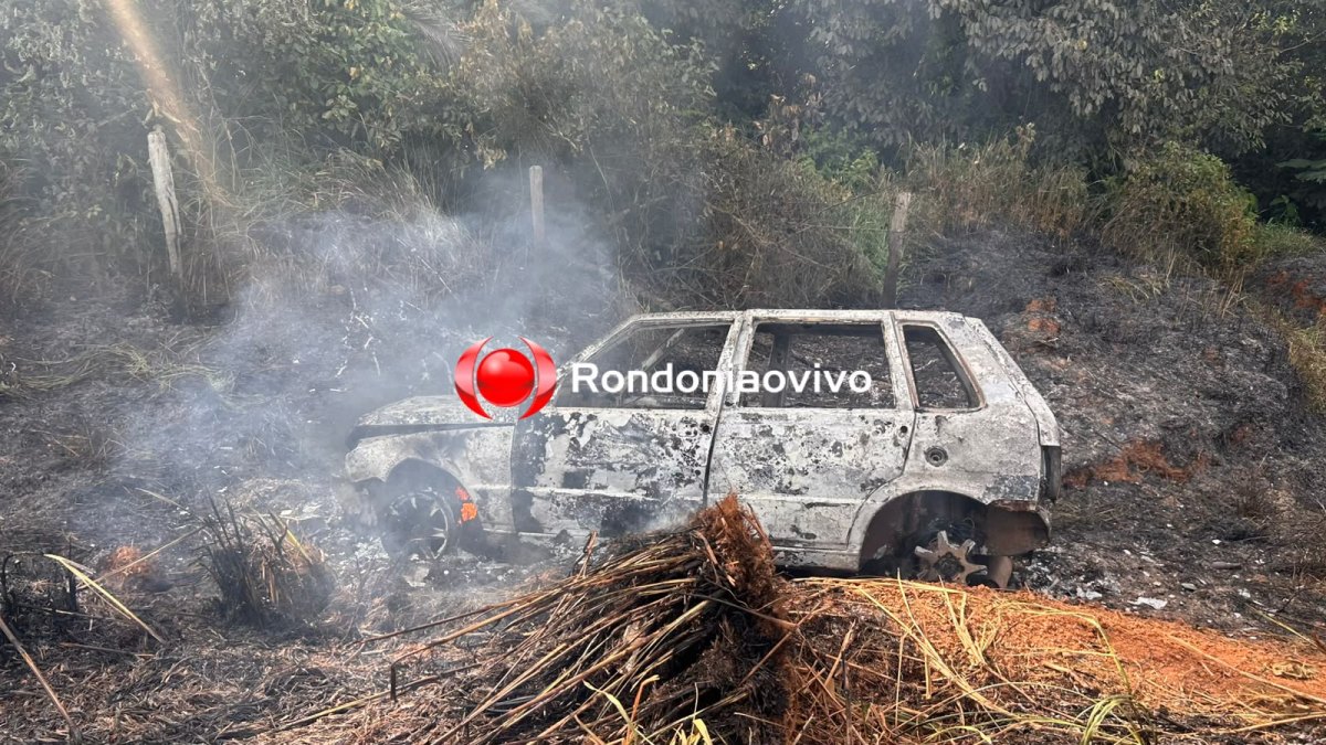 URGENTE: Carro capota e pega fogo na Estrada da Penal em Porto Velho