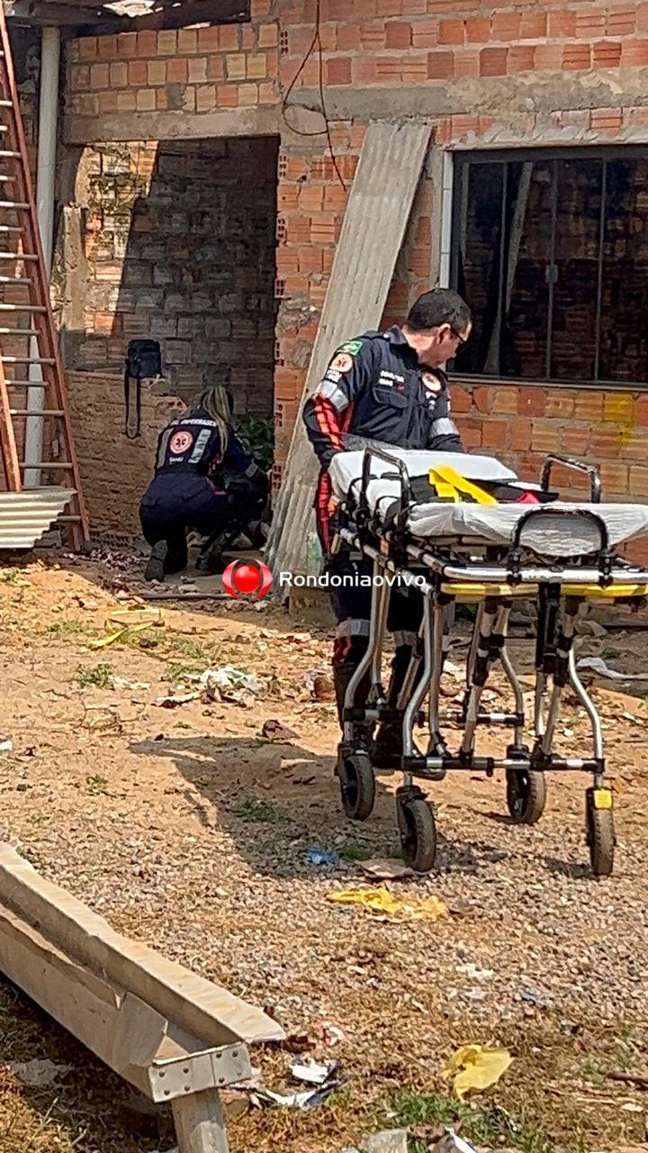 URGENTE: Homem fica gravemente ferido ao cair do telhado de residência