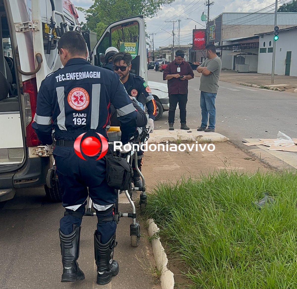 VÍDEO: Motociclista sofre grave acidente envolvendo carro oficial