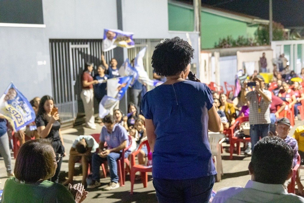 DIZ SÍLVIA CRISTINA : 'Nosso mandato não é em gabinete'