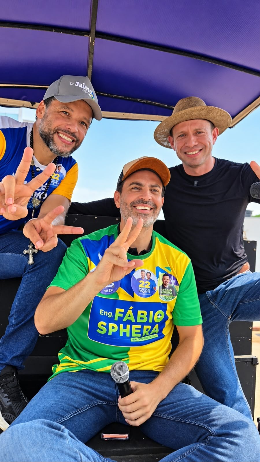 ELEIÇÕES 2026: Prefeito Léo Moraes sobe em comitê móvel e pede votos para Fábio Sphera