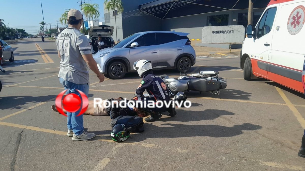 VÍDEO: Mulher em moto fica ferida após condutor avançar na 7 de Setembro