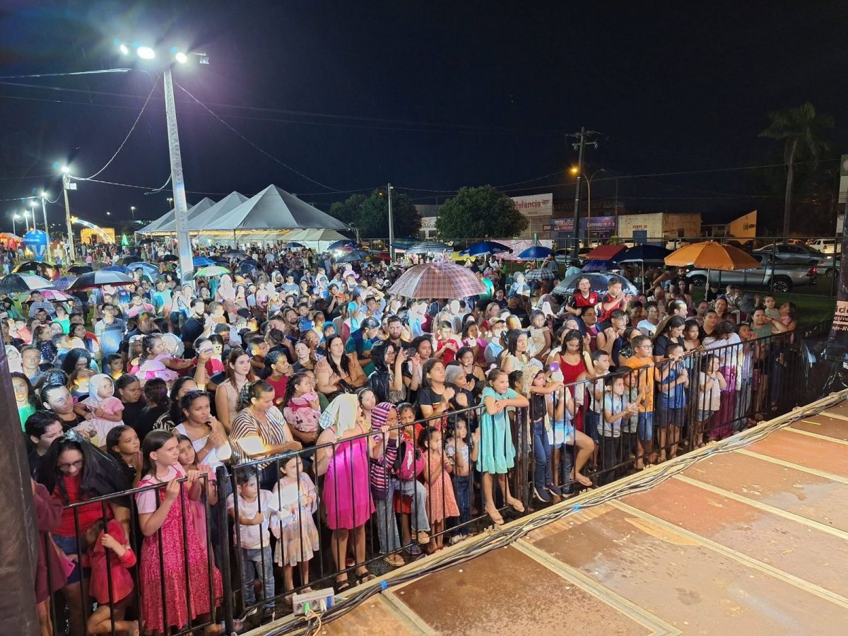 ALEX REDANO: Deputado prestigia entrega da Vila Encantada em Ariquemes