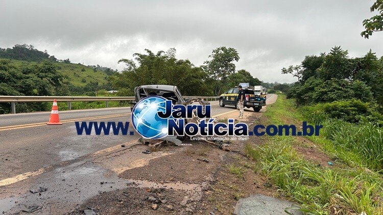 FORTE BATIDA: Gravíssimo acidente é registrado na Curva do km 433 na BR 364, em Jaru (RO)