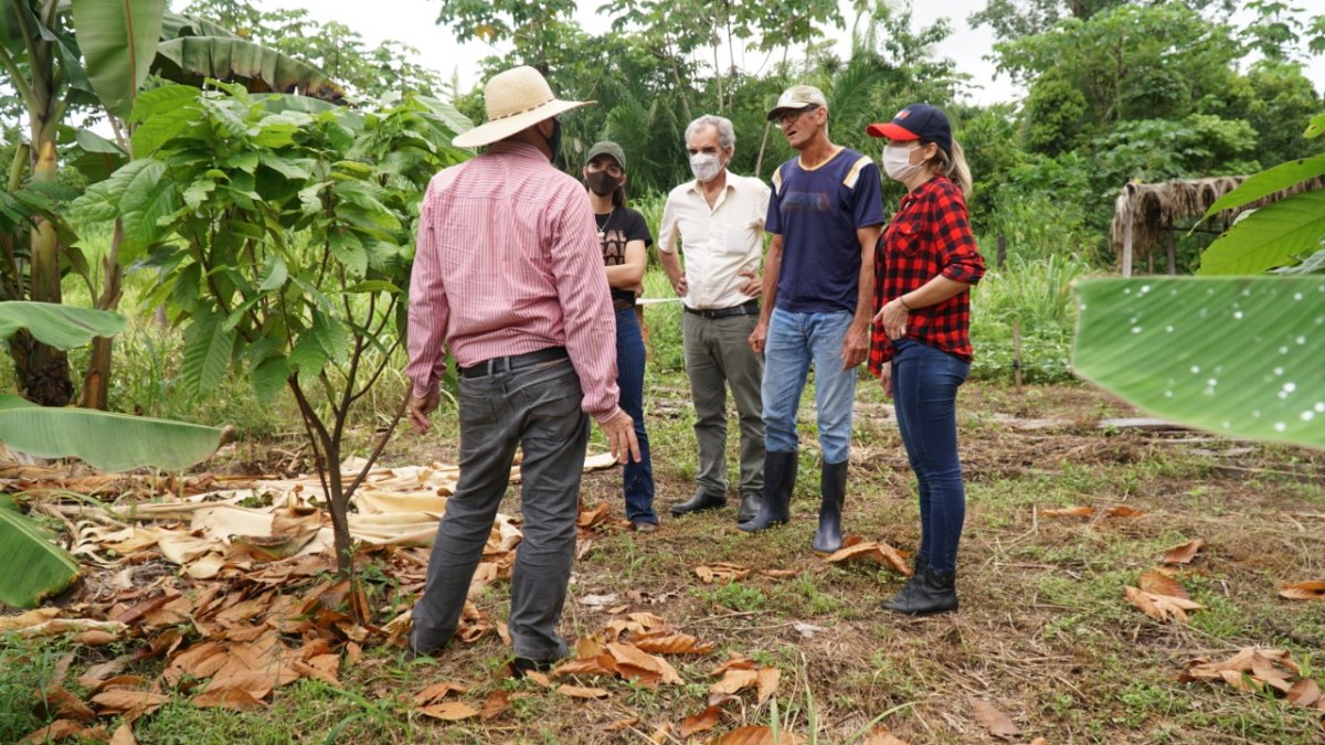 ARIQUEMES: Prefeita Carla Redano visita produtores e garante apoio ao homem do campo