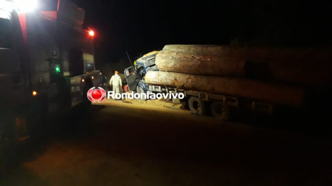 TRAGÉDIA: Família morre após carro ser arrastado por caminhão toreiro