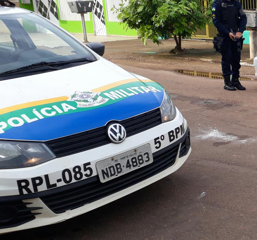 SEM GASOLINA: Casal rouba estudante e menor é detida após pane seca em moto