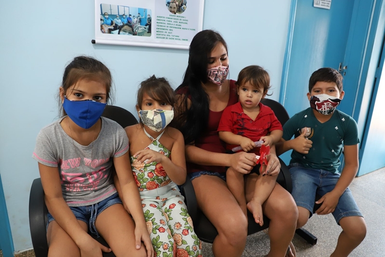 GRIPE: Moradores do bairro Mariana são vacinados contra o vírus H1N1