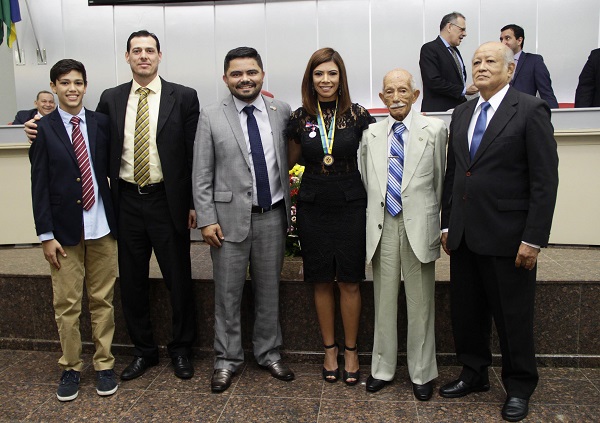 Juíza Euma Tourinho recebe Medalha do Mérito Legislativo