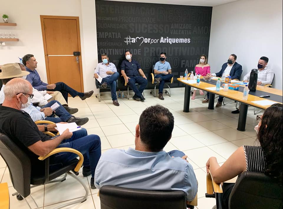 PRESIDENTE DA ALE: Alex Redano participa de reunião de prefeitos com chefe da Casa Civil